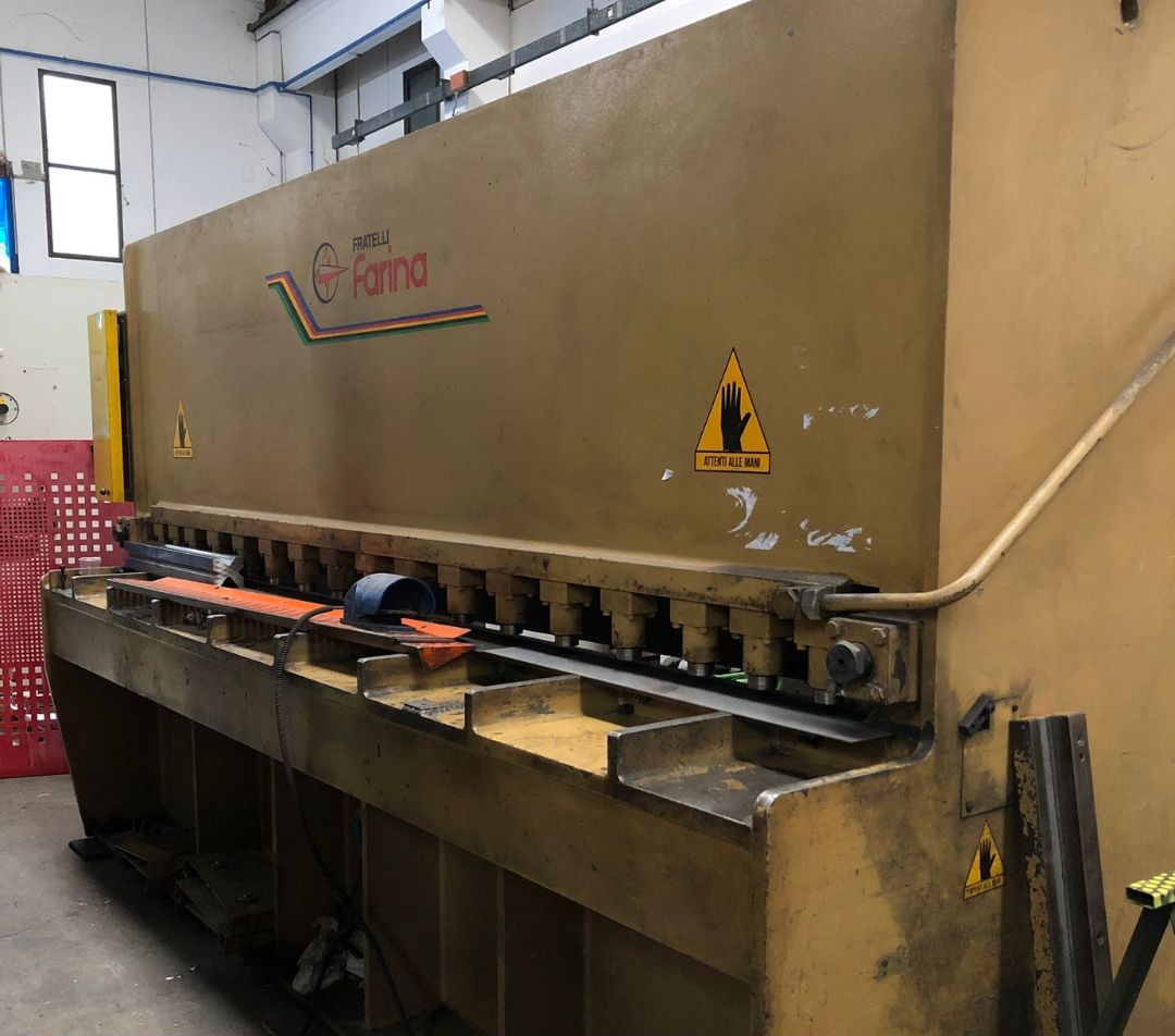 Cisaille guillotine hydraulique Farina CFO 308K