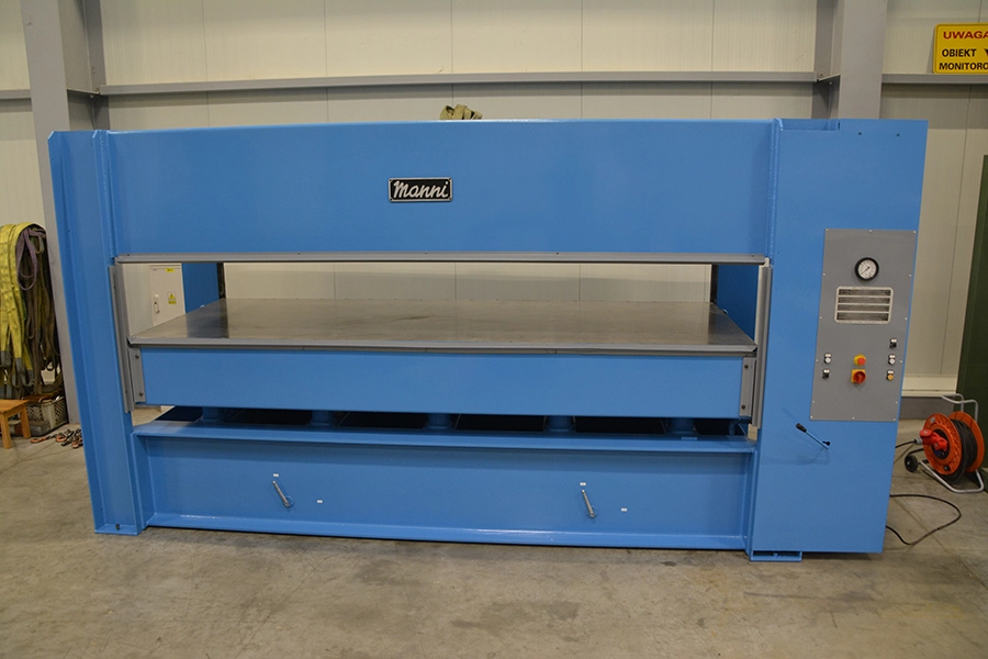 Press House 3500 x 1300