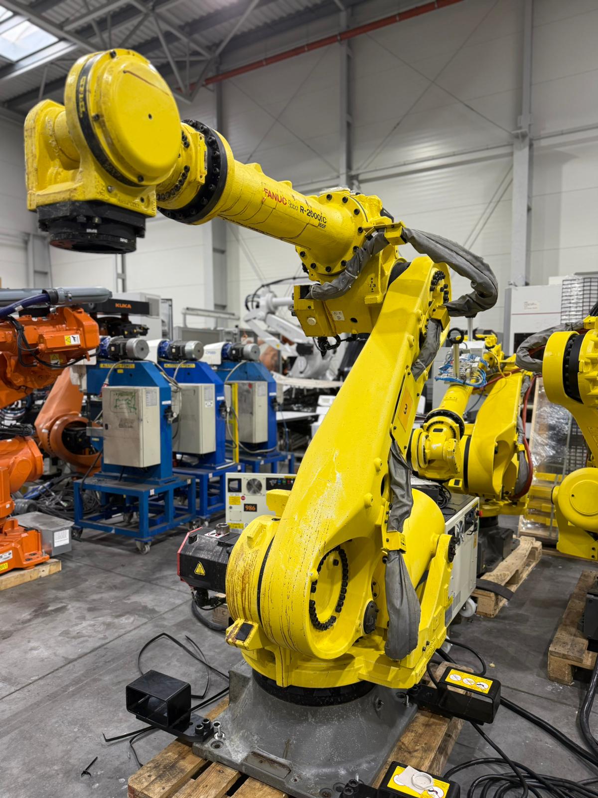 Robot industriel Fanuc R-2000iC/165F