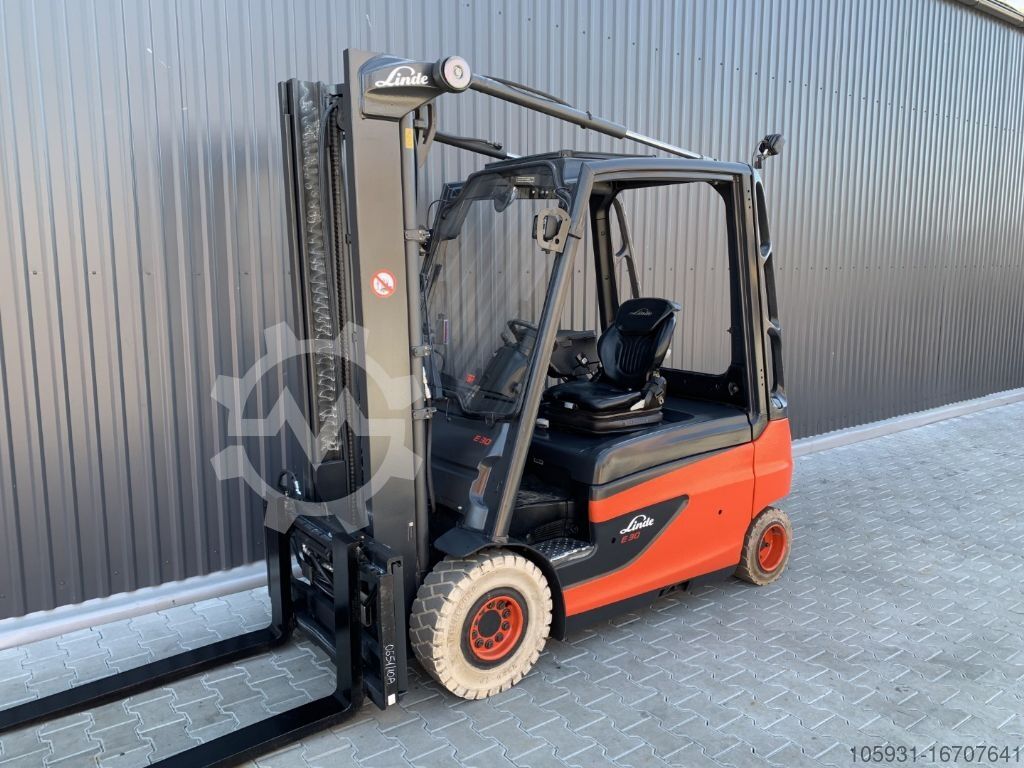 Electric 4-wheel forklift Linde E30L-01