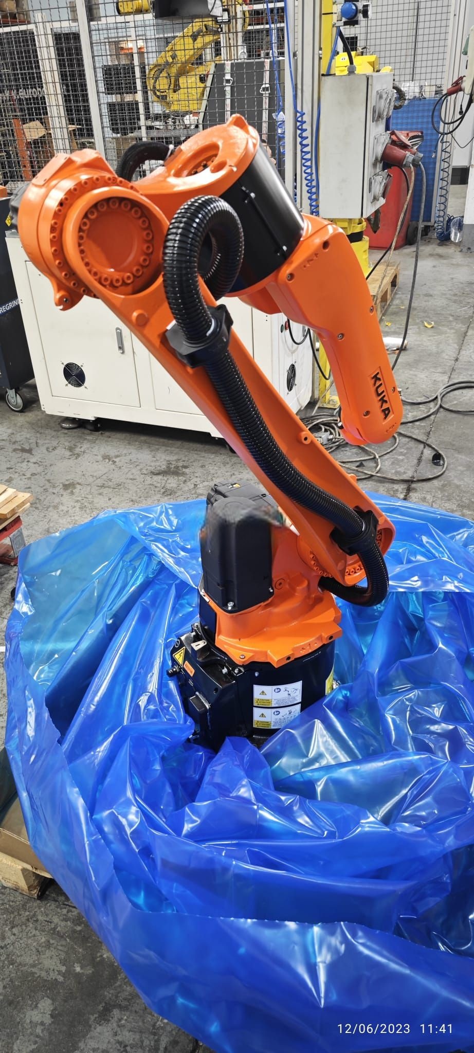 Robot industriel KUKA KR CYBERTECH ARC KR 8