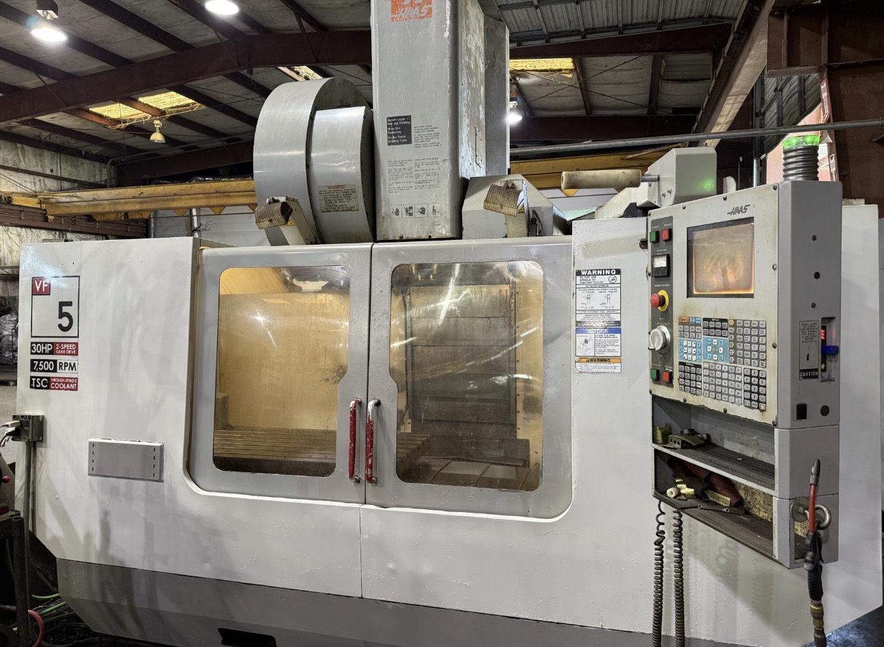 Centre d'usinage vertical CNC 2004 HAAS VF-5 Cat-50
