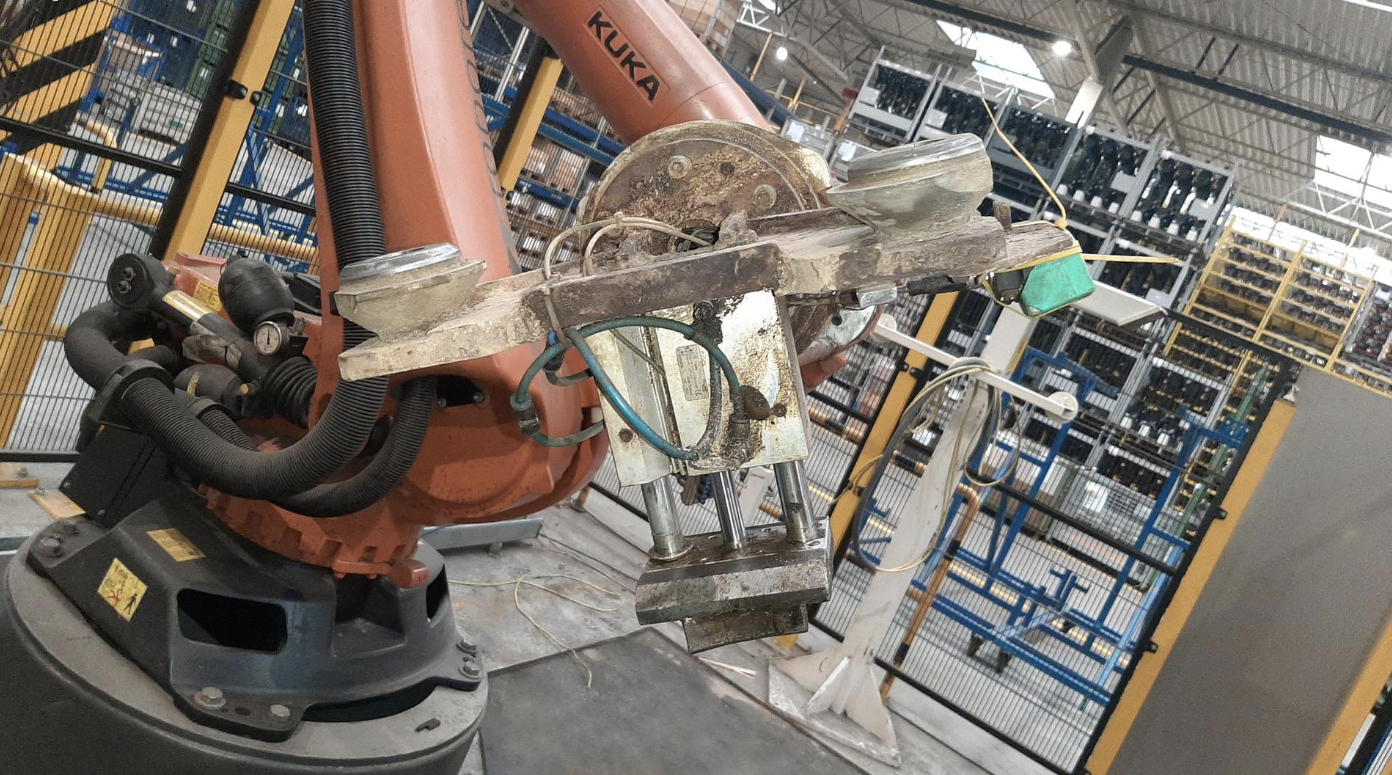 Robot industriel KUKA KR 210 R3100 ULTRA F
