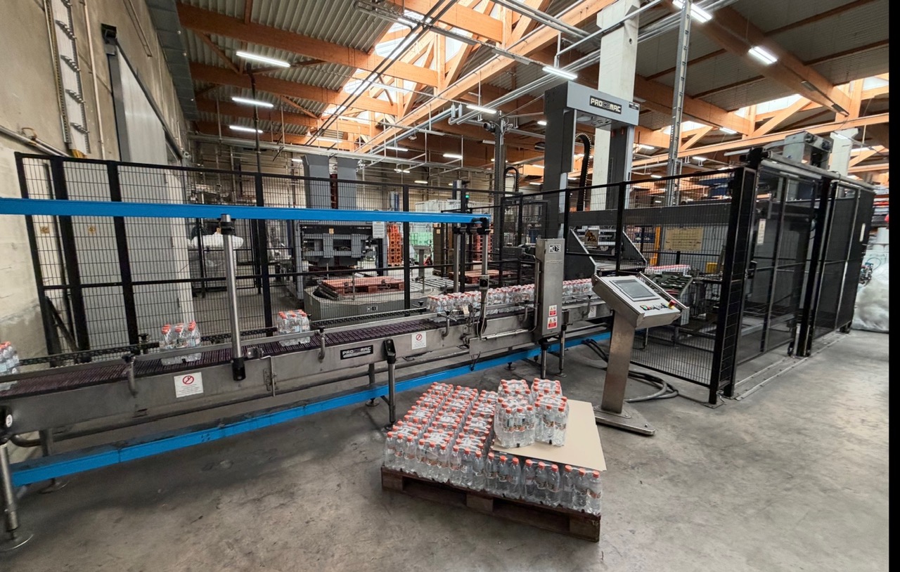 Robot de palettisation GEA PROCOMAC OPERA