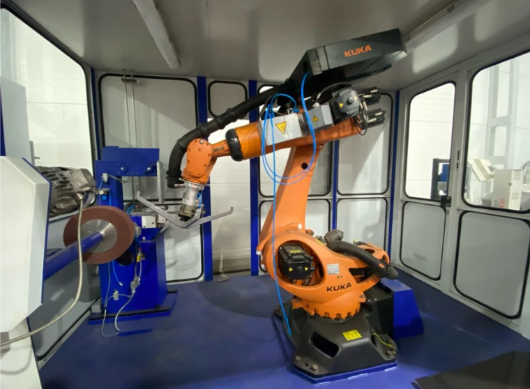 Robot industriel KUKA KR 180