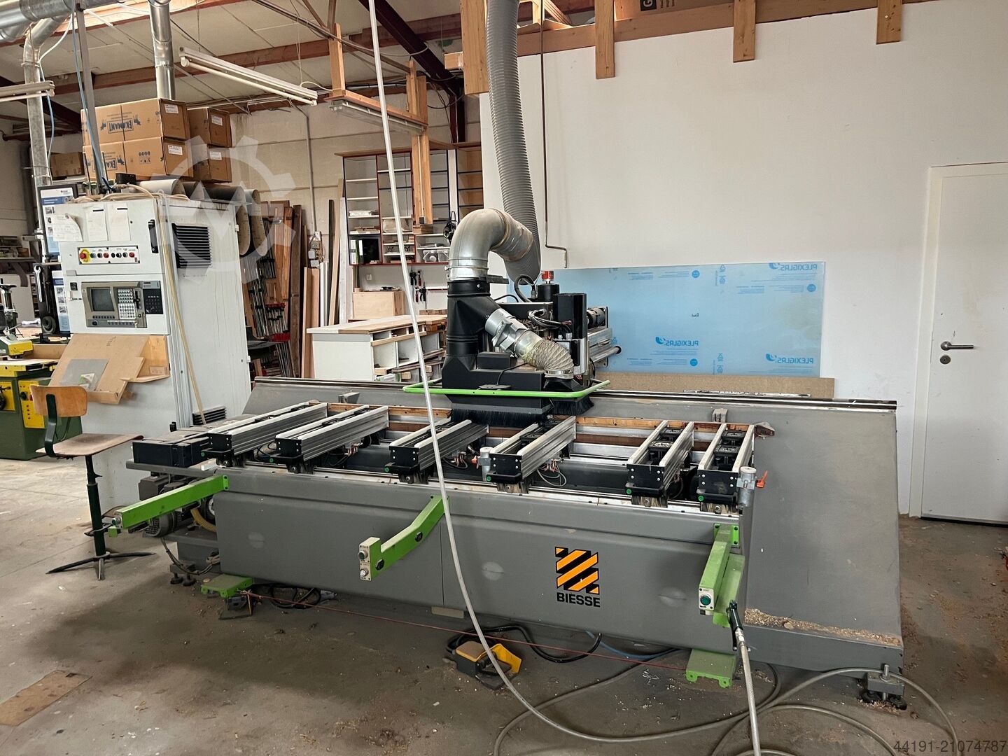 Throughfeed machining center Weeke Optimat BHX 500