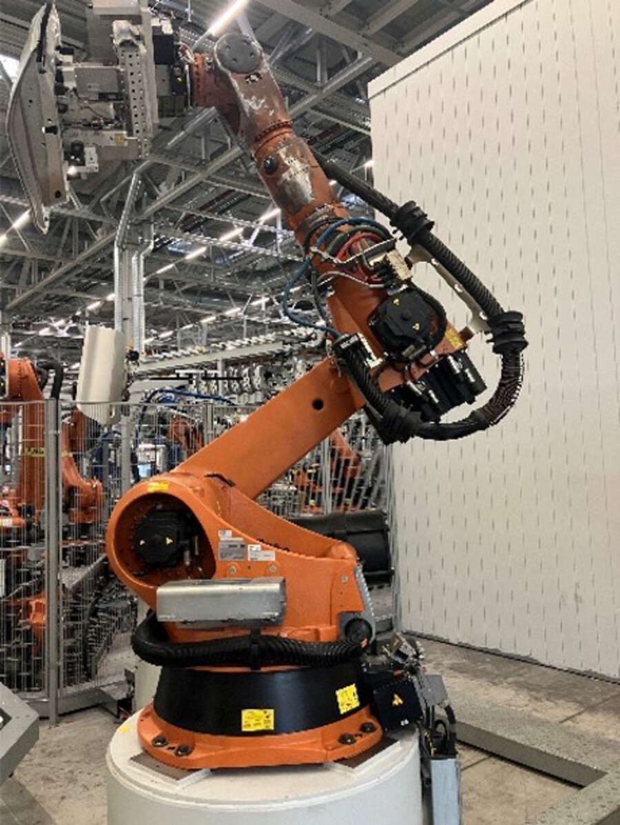 Robot KUKA KR 240 L210-2 2000 Robot industriel avec armoire de commande 57470