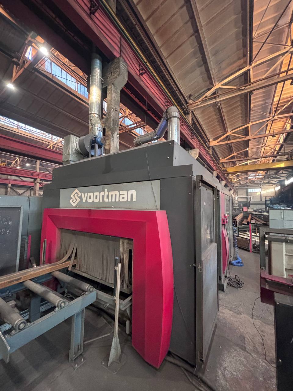 Machine de découpe de poutres robotisée CNC Voortman V808