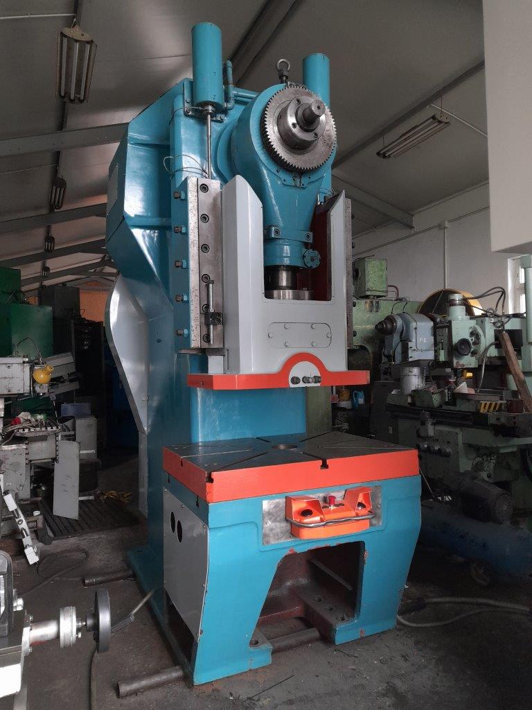 Presse excentrique ZTS Kosice LE-400C