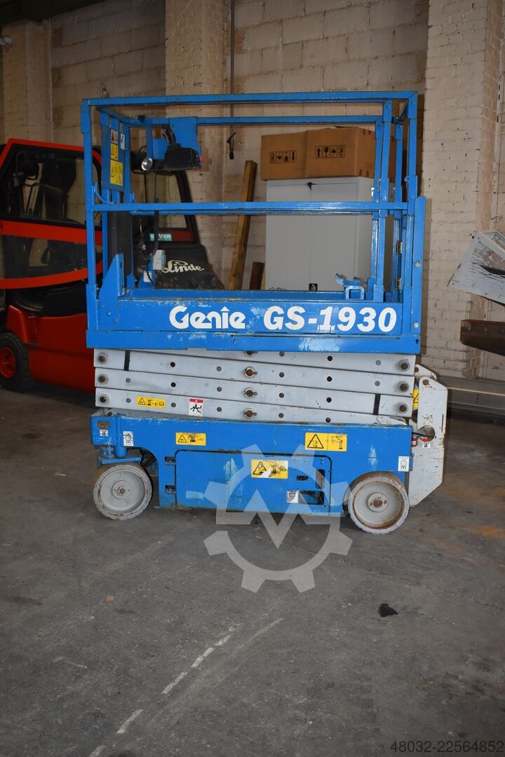 Scissor lift Genie GS 2669 RT