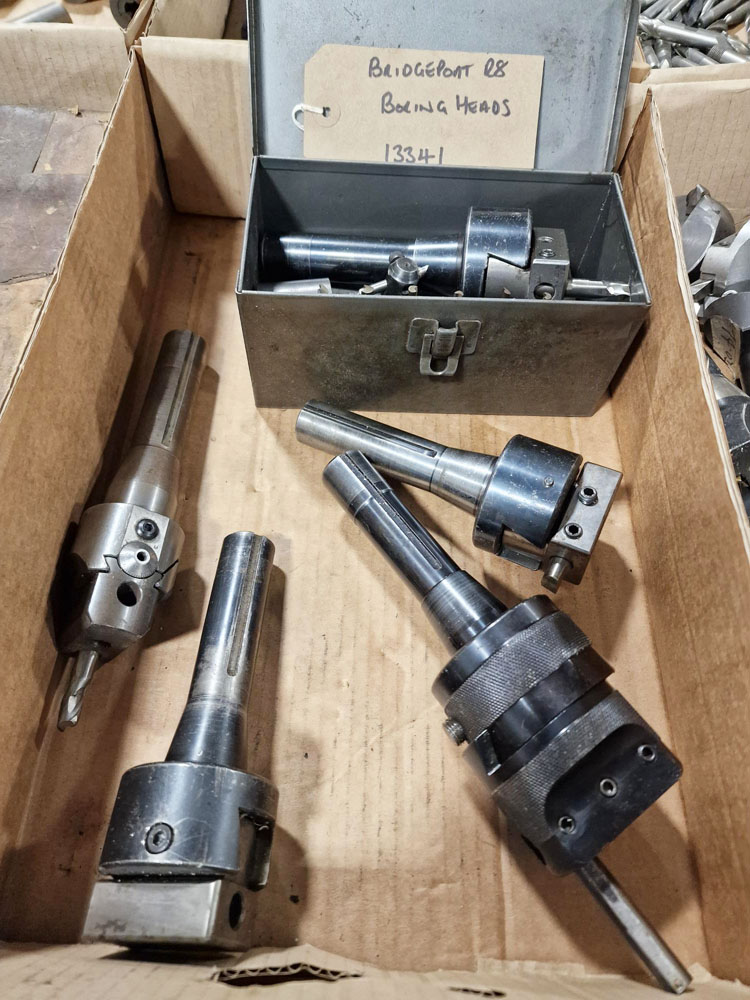 Fraiseuse universelle BRIDGEPORT R8 BORING HEADS