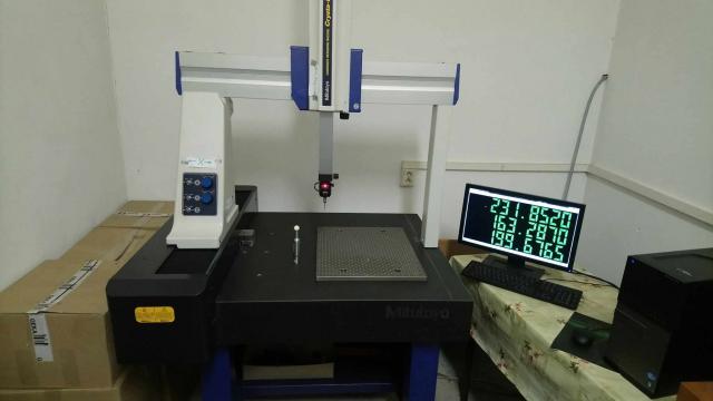 Outil de mesure Mitutoyo Crysta-Plus M544