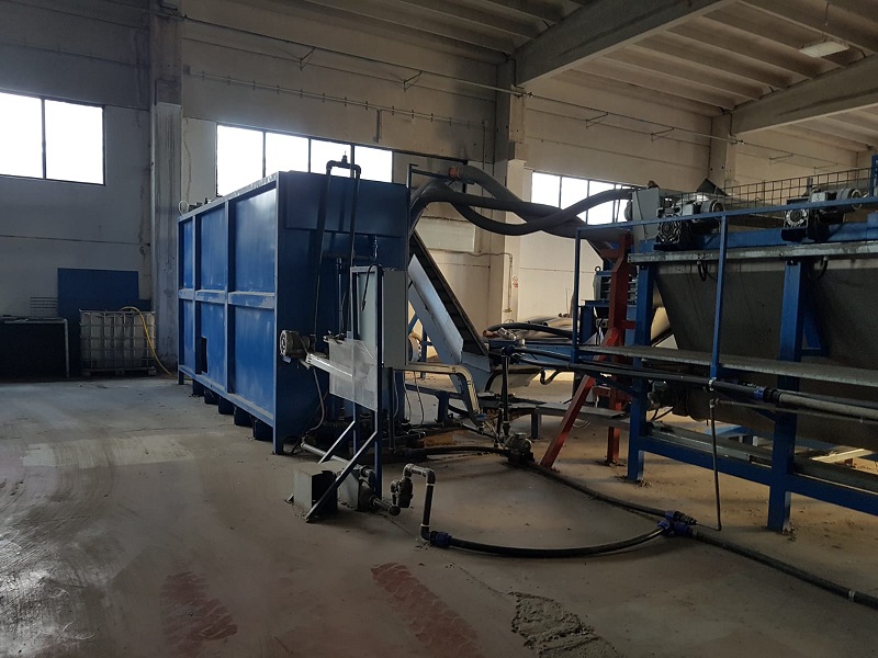 Ligne complète pour le broyage, le broyage et le lavage des plastiques rigides avec système de purification d'eau en cycle fermé EUROH2O - 07 + AVIMAR 1.000 kg/h DEF 30-60