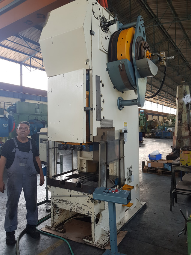Presse mécanique à col de cygne 160T Barnaul / Cofmo KD2132