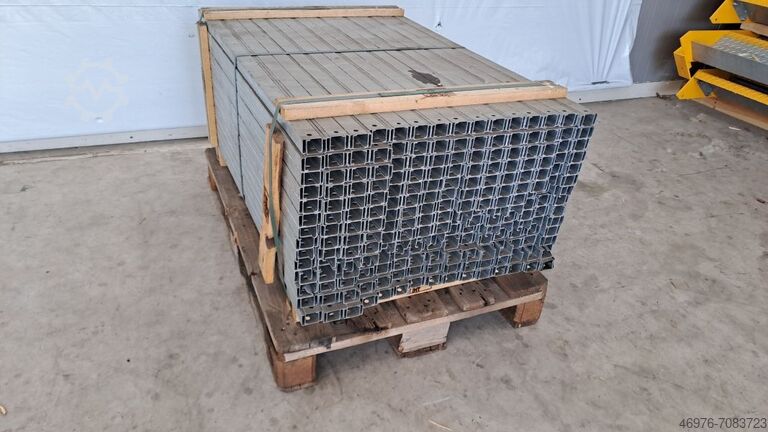 High-bay warehouse SSI Schäfer PR600 Typ: FT 911 Fußplatte für 90 mm & 75 mm Rahmenprofil