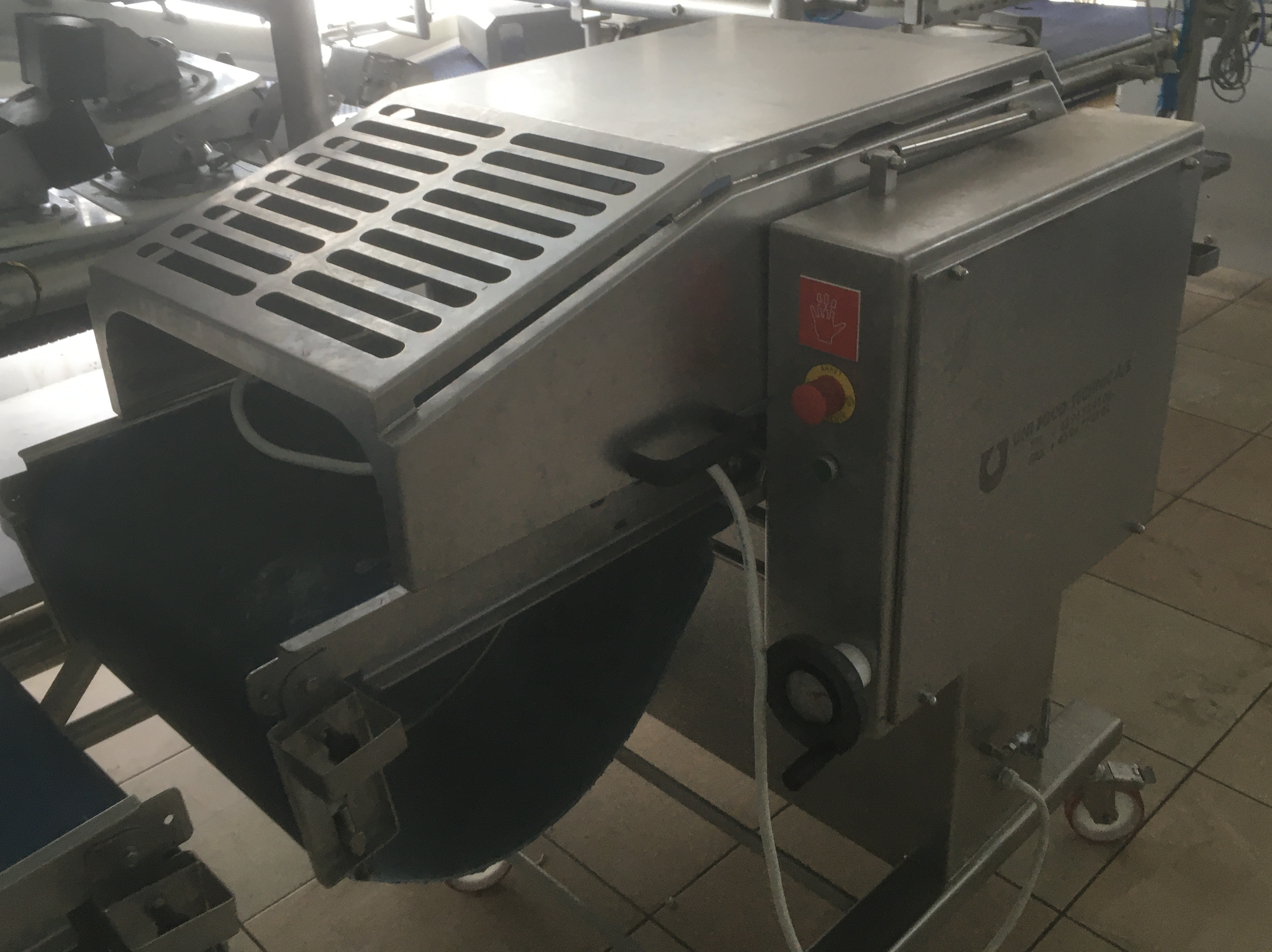Machine à éplucher Unifood V1558