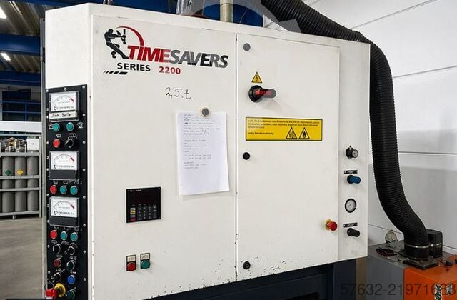 Sheet metal deburring machine Timesavers Series 2200. Year 2013 PRICE: 20000,-euro