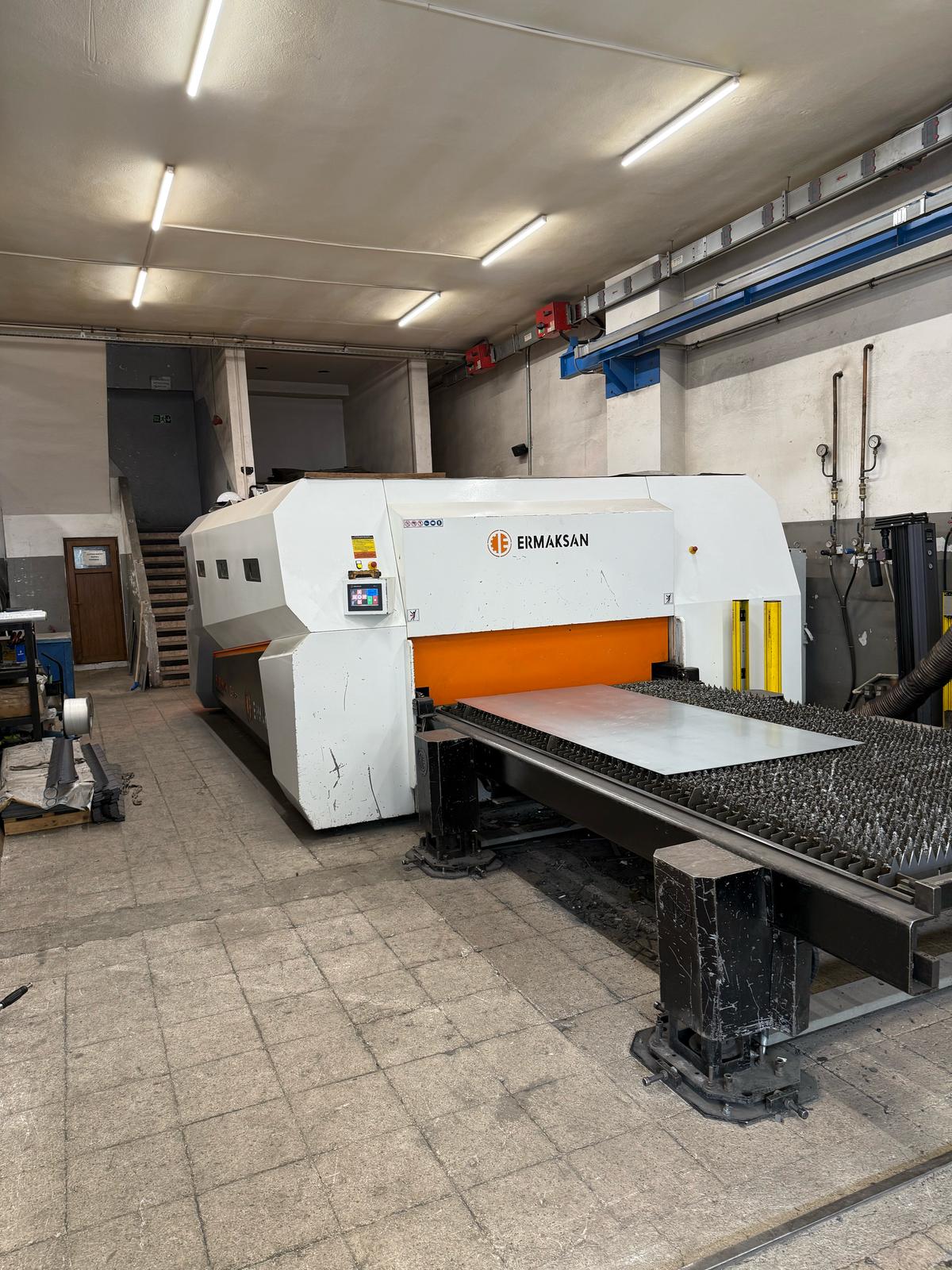 Machine de découpe laser Ermak SM 6000 3x1.5