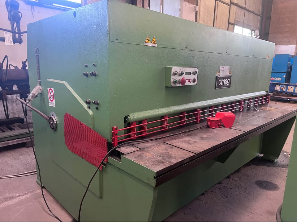 Cisaille guillotine hydraulique OMAG CLI254