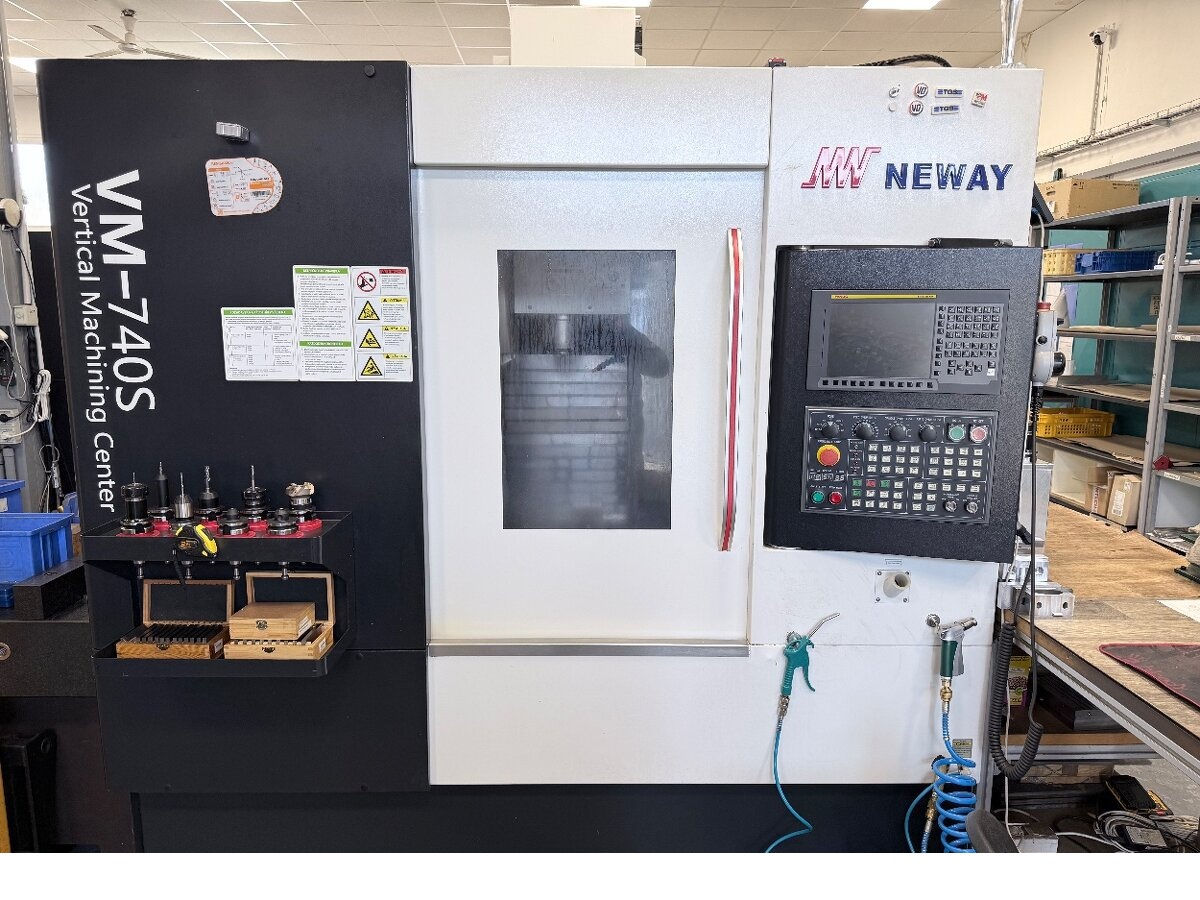 Centre d'usinage vertical NEWAY VM-740S