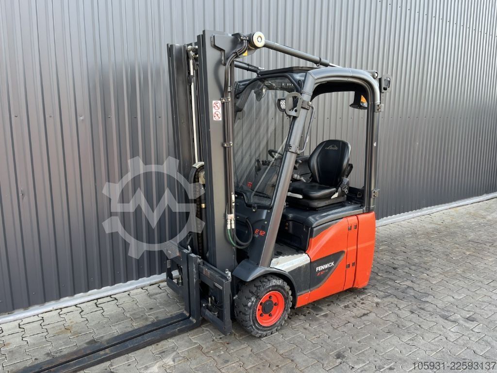 Electric 3-wheel forklift Linde E12-02