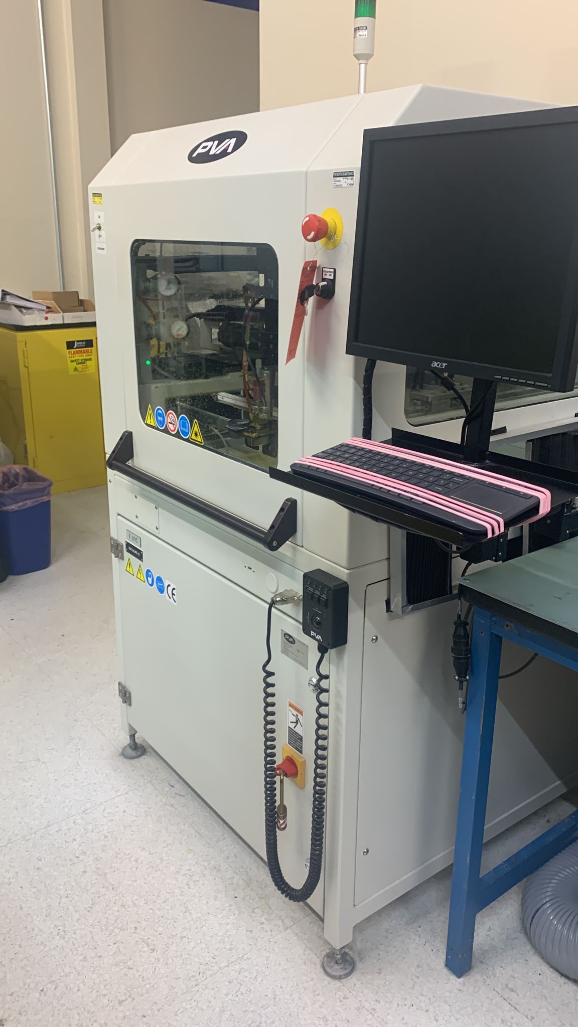Machine de fabrication et assemblage de circuits imprimés PVA 650
