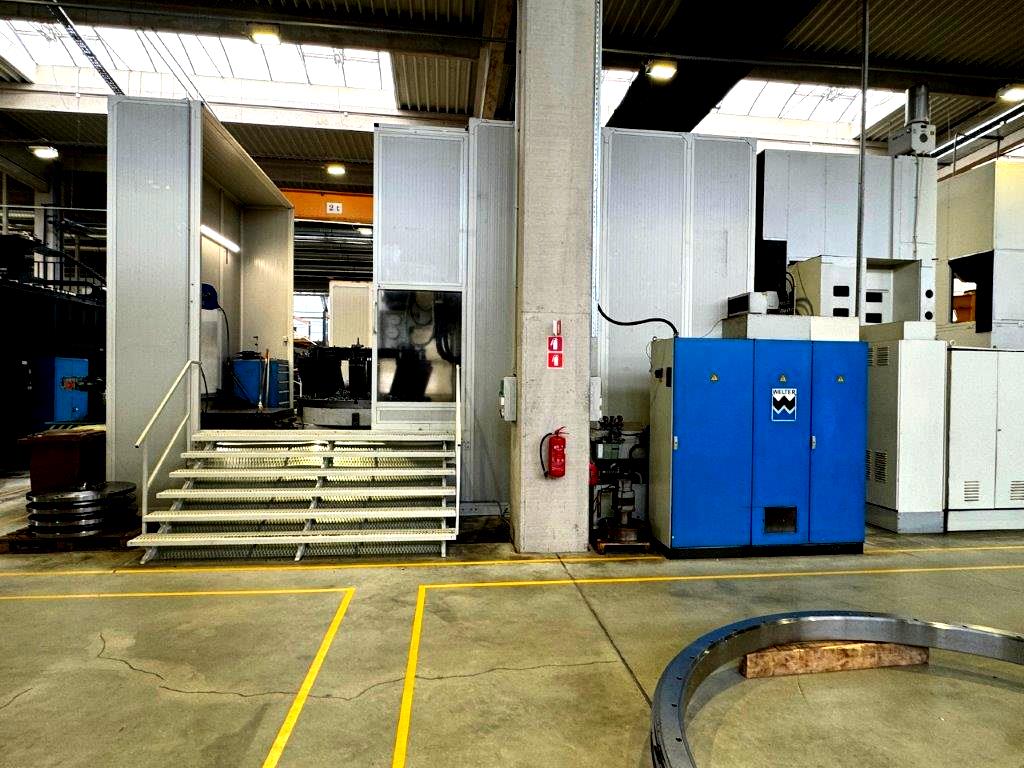 Tailleuse d'engrenages cnc à la fraise-mère Liebherr L3002 CNC