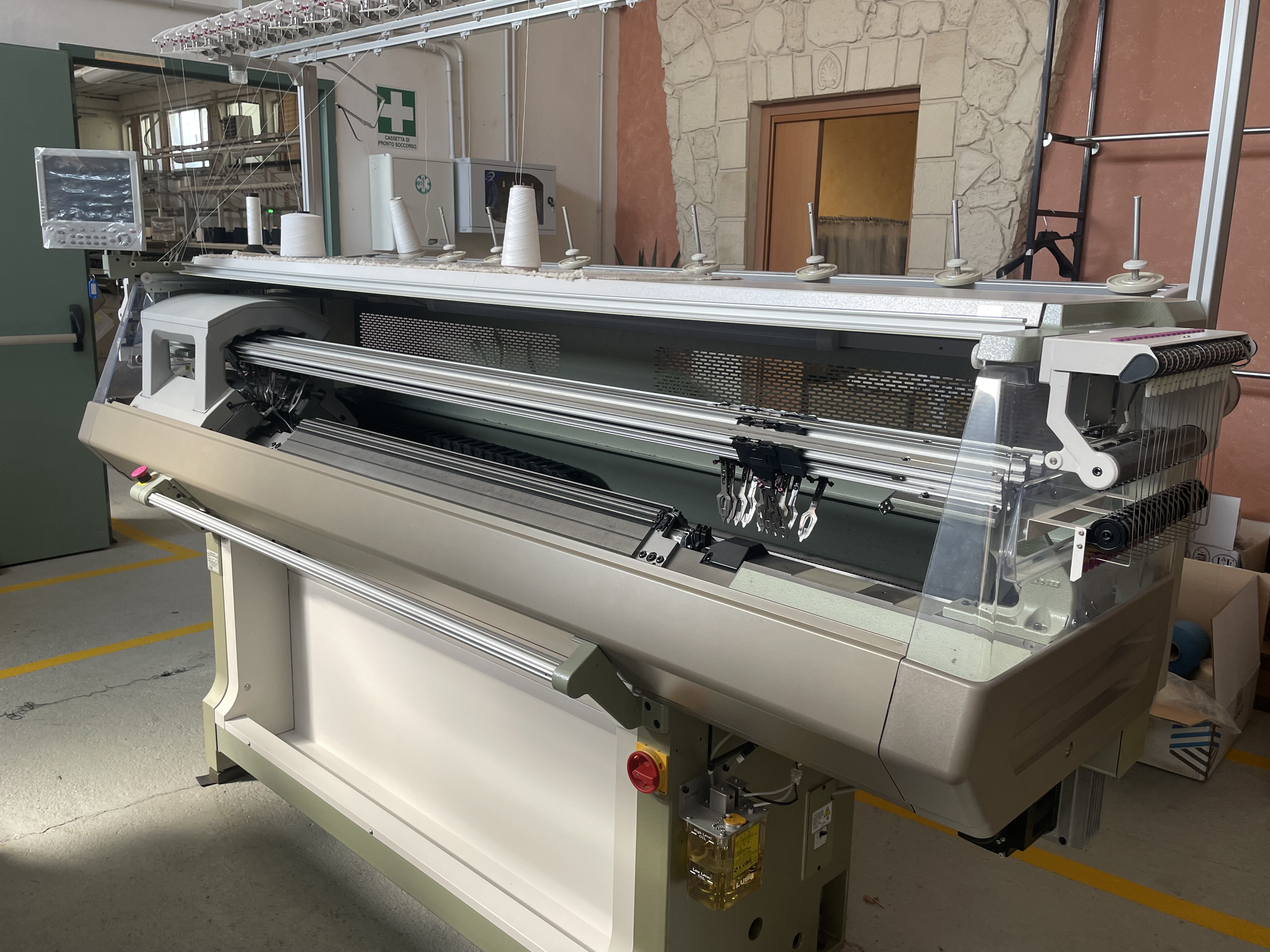 SHIMA SEIKI N.SIR123 F12 Machine à tricoter plate