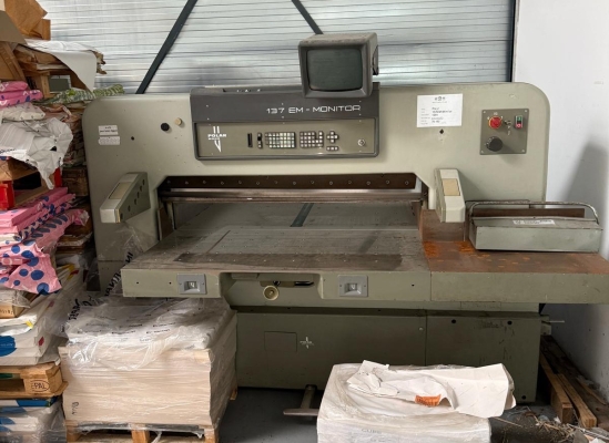 Coupe-papier pour moniteur Polar 137 EM
