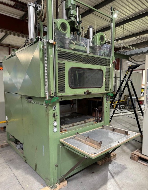 Thermoformeuse automatique à alimentation en bobine ILLIG UA 100 1G Faible nombre d'heures