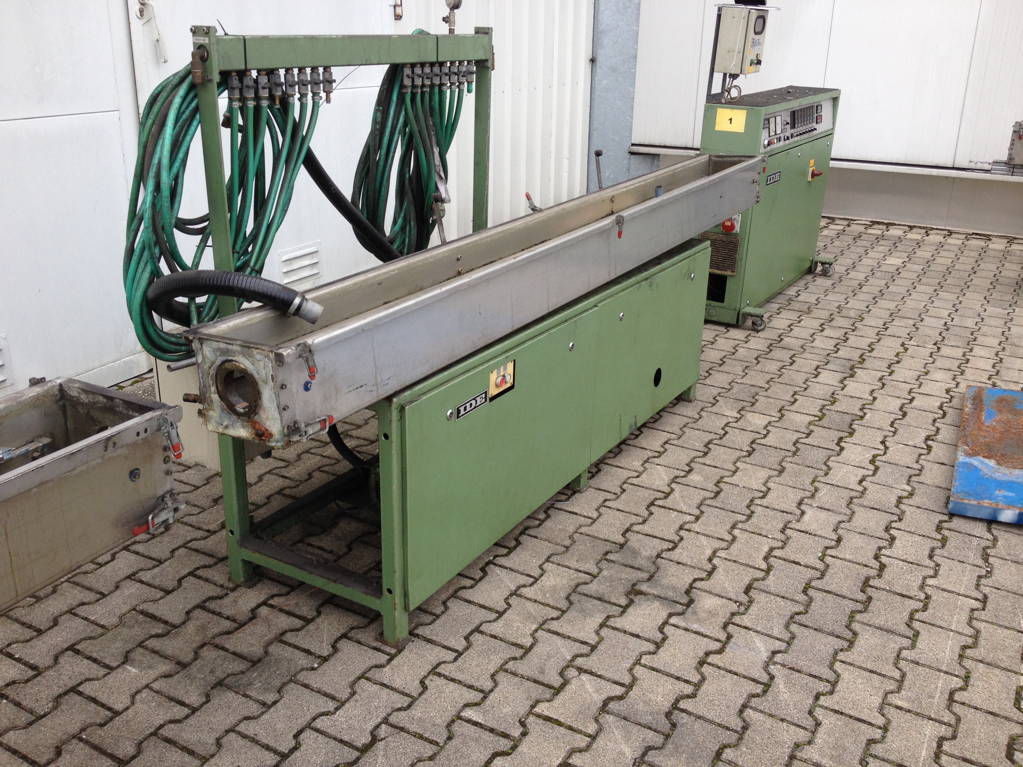 Machine pour le plastique I DE N 63T/4