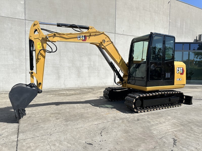 Machine de tôlerie Caterpillar 305. 5E2