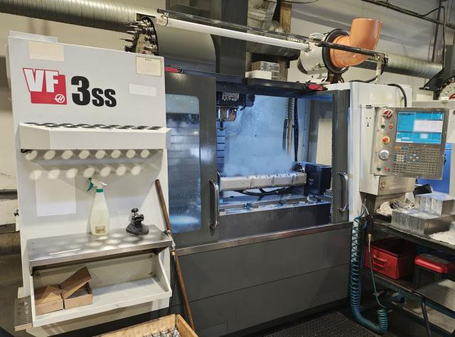 Centre d'usinage vertical HAAS VF-3SS