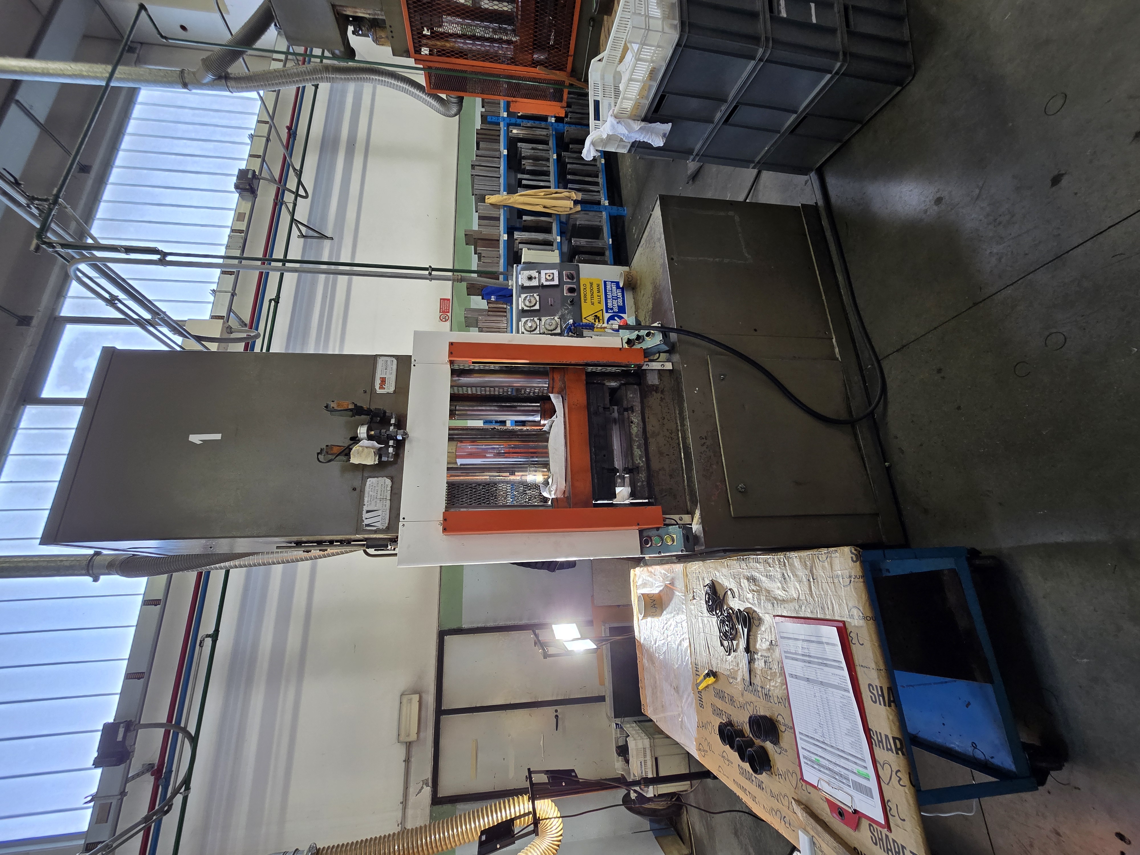 Machine plastique PTS BM ENGEL FABES 80/300 ton
