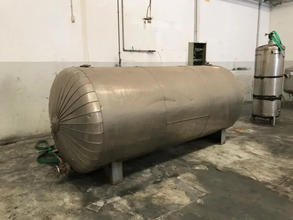 CUVE EN ACIER INOXYDABLE 5000 LITRES D'OCCASION