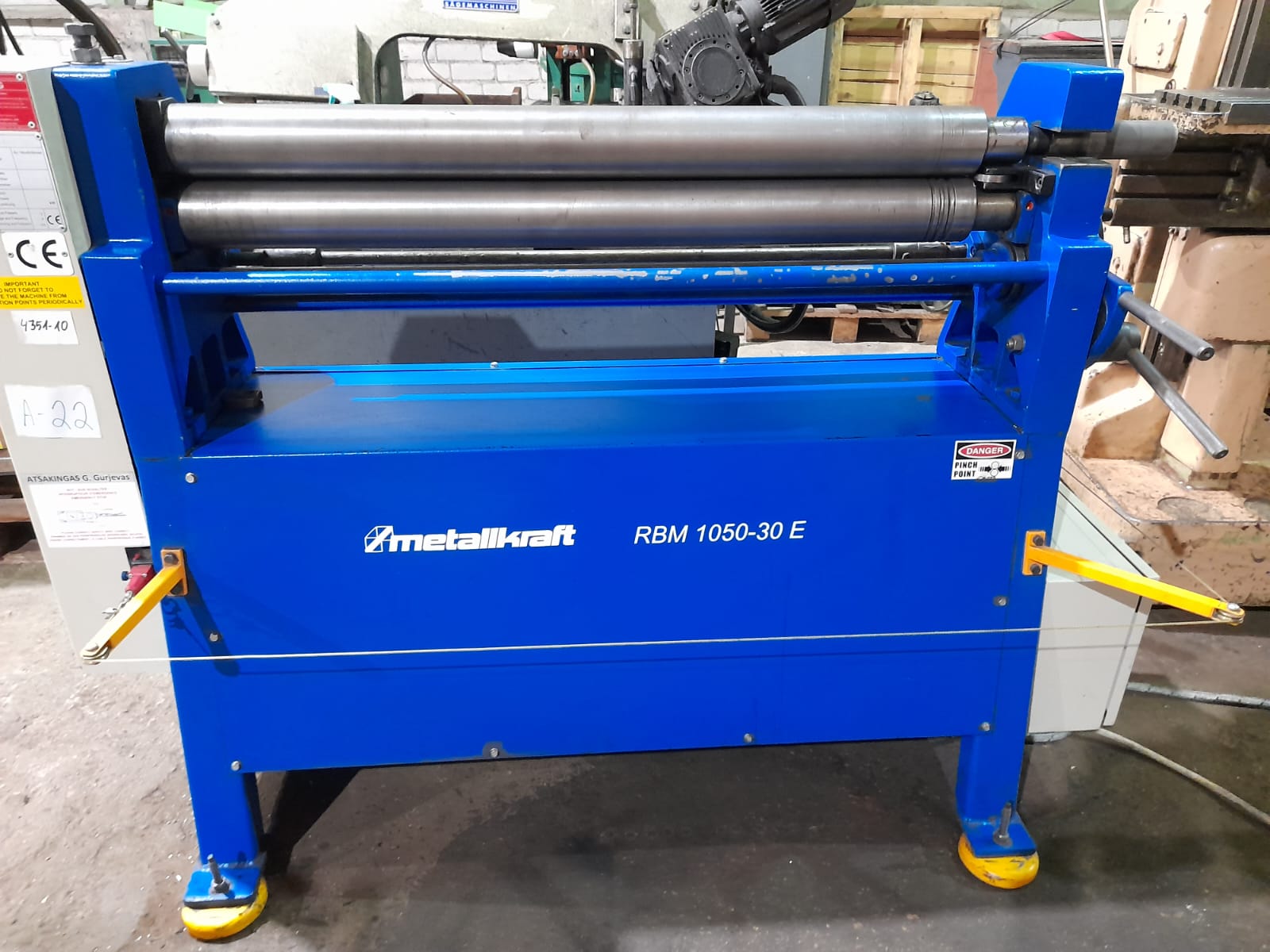 Rouleuse de tôle à 3 rouleaux METALLCRAFT 1050 x 30 E