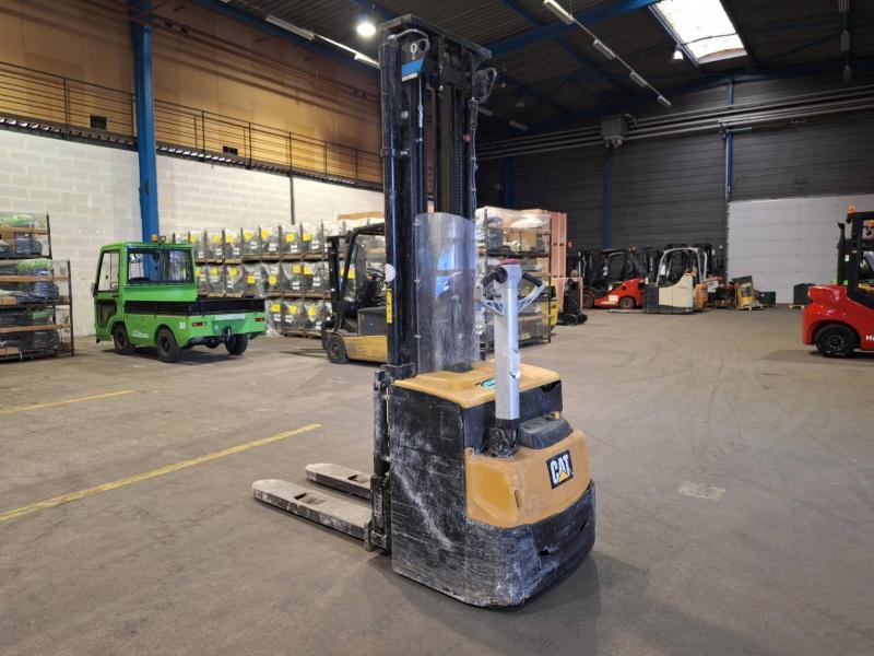 Gerbeur Caterpillar NSP16N2