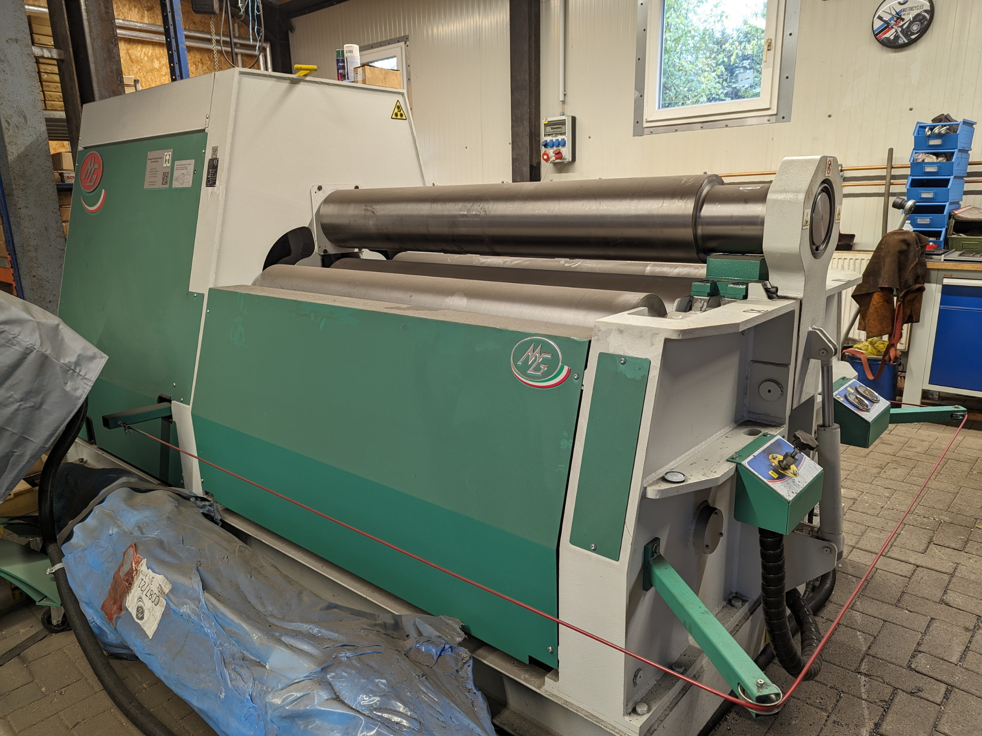 Machine à cintrer les tôles à 4 rouleaux MG MG4R1520C