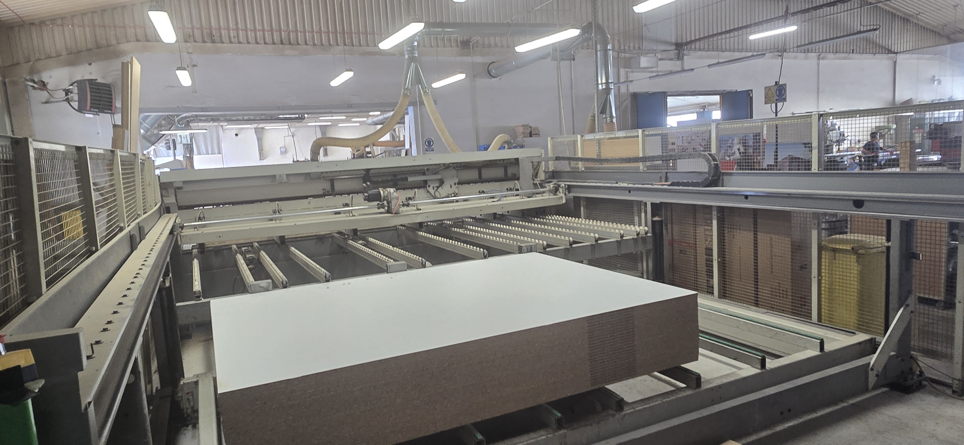 Scie à panneaux BIESSE SELCO EBT 120 (2007) – En très bon état, entretenue chez Biesse, chargement automatique