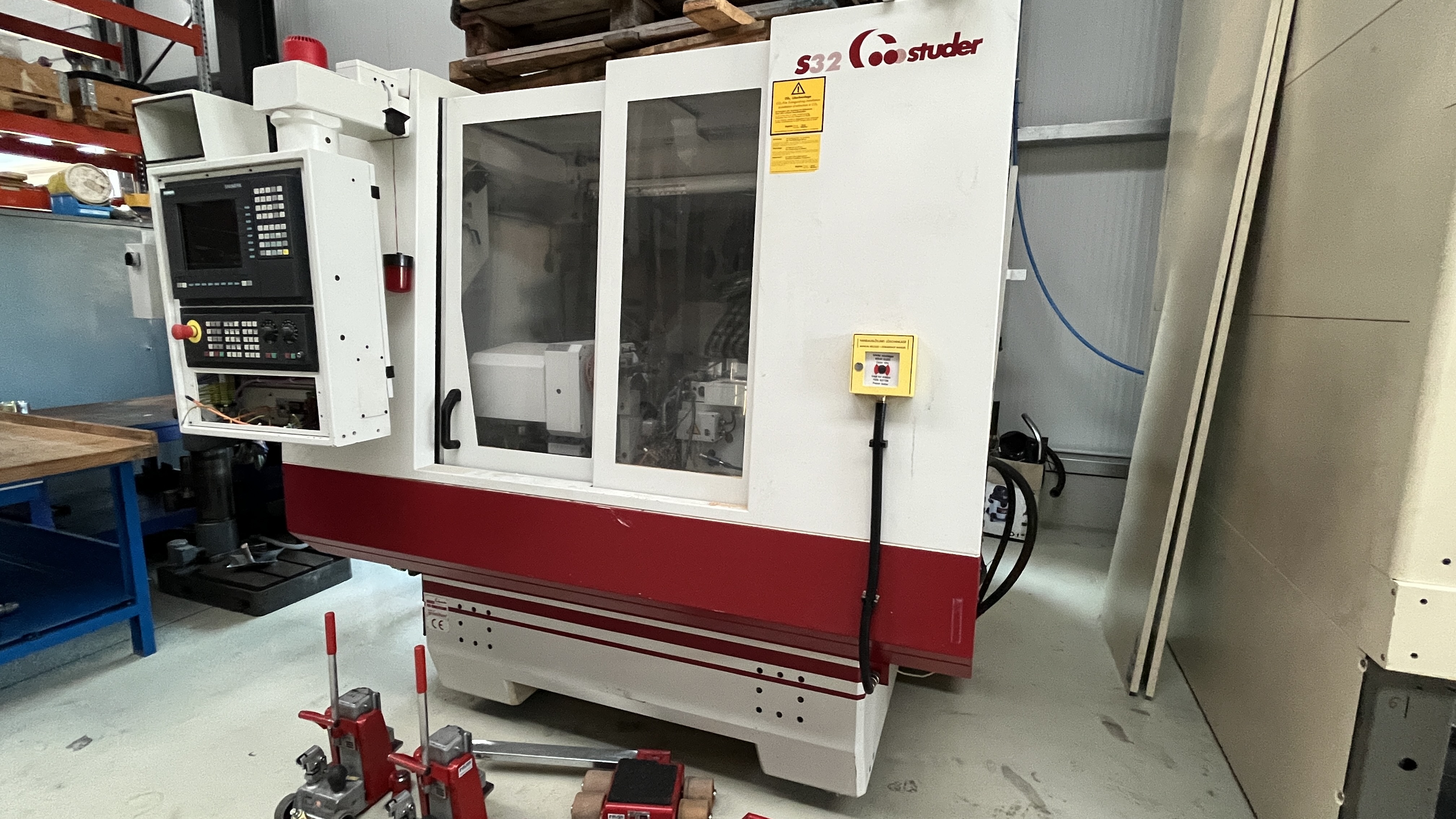 Rectifieuse sans centres STUDER S32