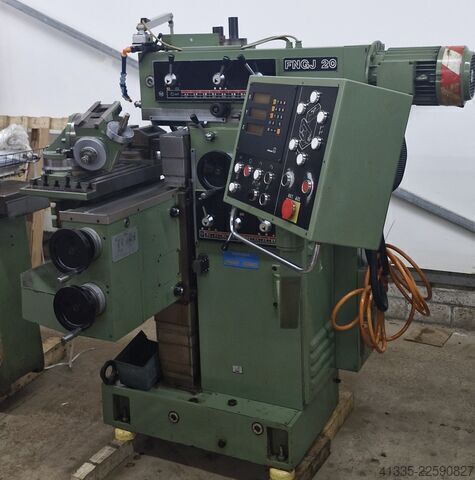 Universal tool milling machine TOS FNGJ 20
