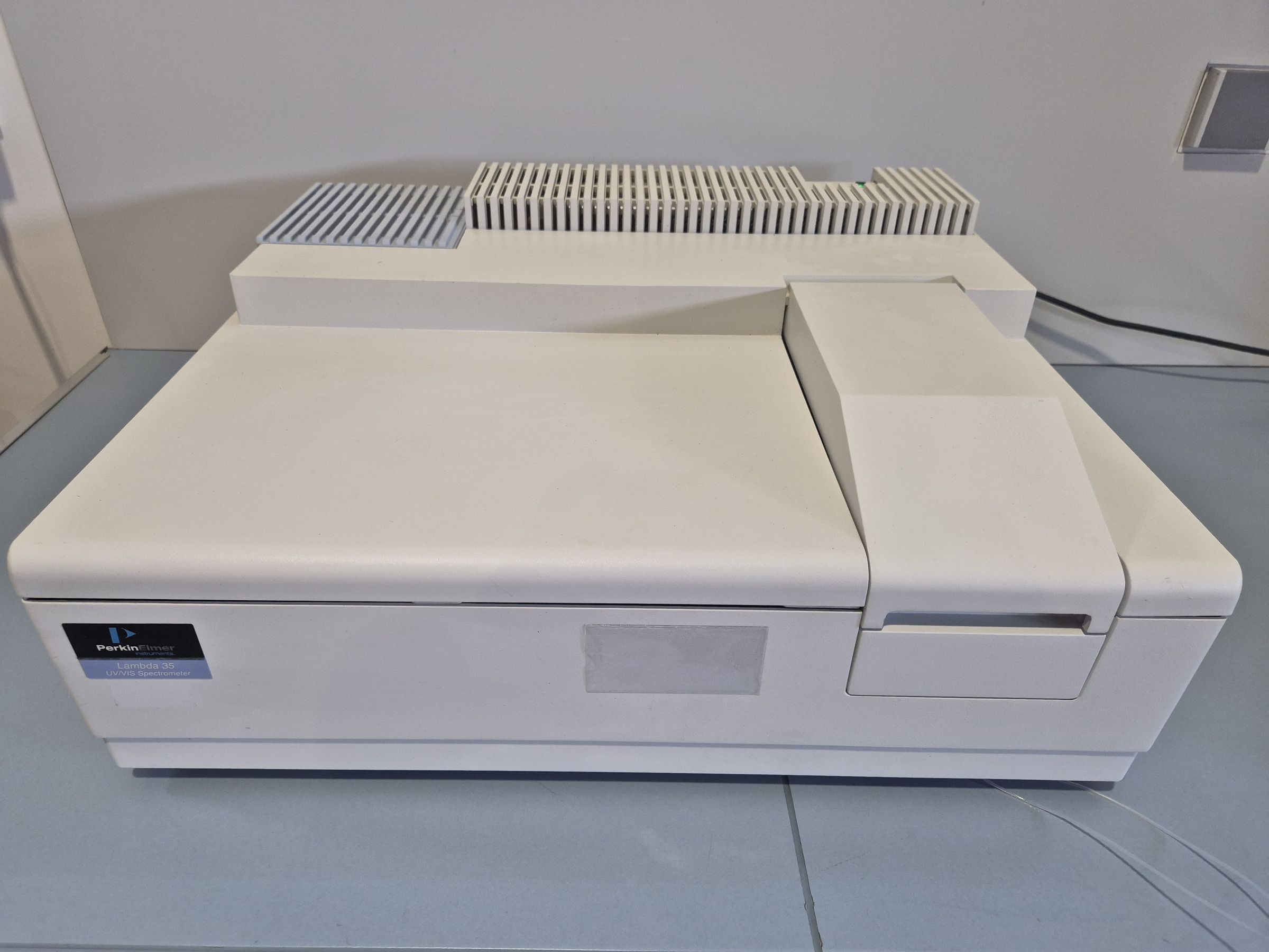 Spectromètre UV / VIS Perkin Elmer Lambda 35