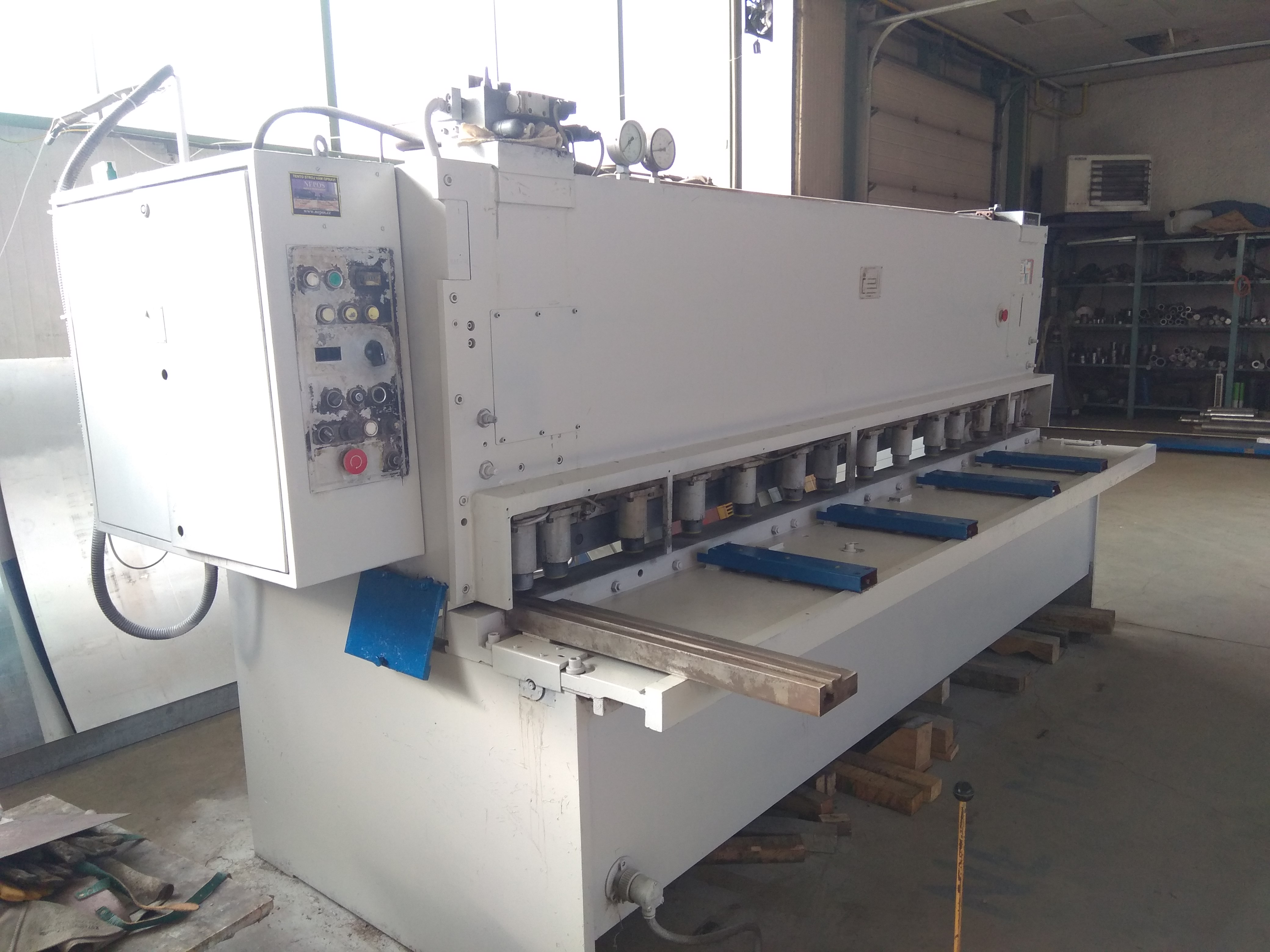 Cisaille guillotine hydraulique Strojarne Piesok CNTA 3150/6