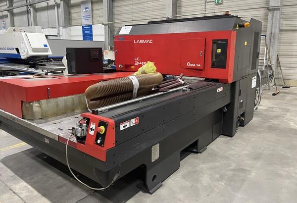 Machine de découpe laser Amada Alpha Laser 2415 III d'occasion