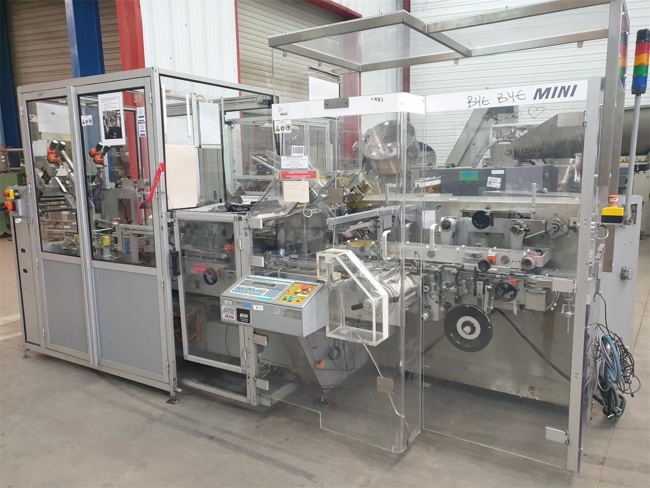Etuyeuse horizontale avec chargement automatique d'ondules