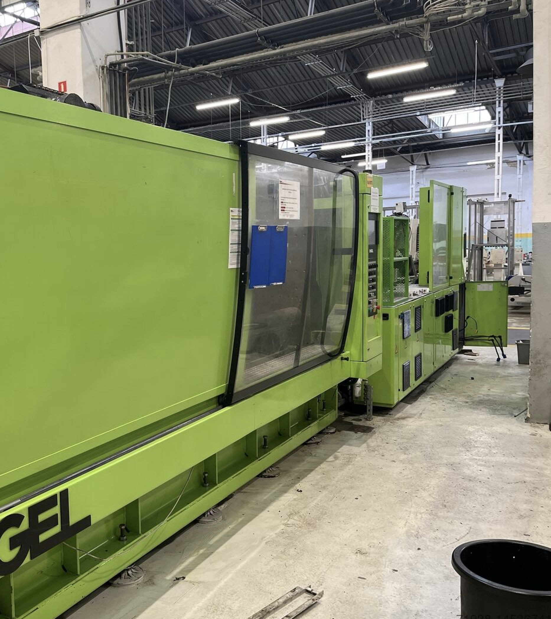 Presse à injecter ENGEL 550 T - ES 1800