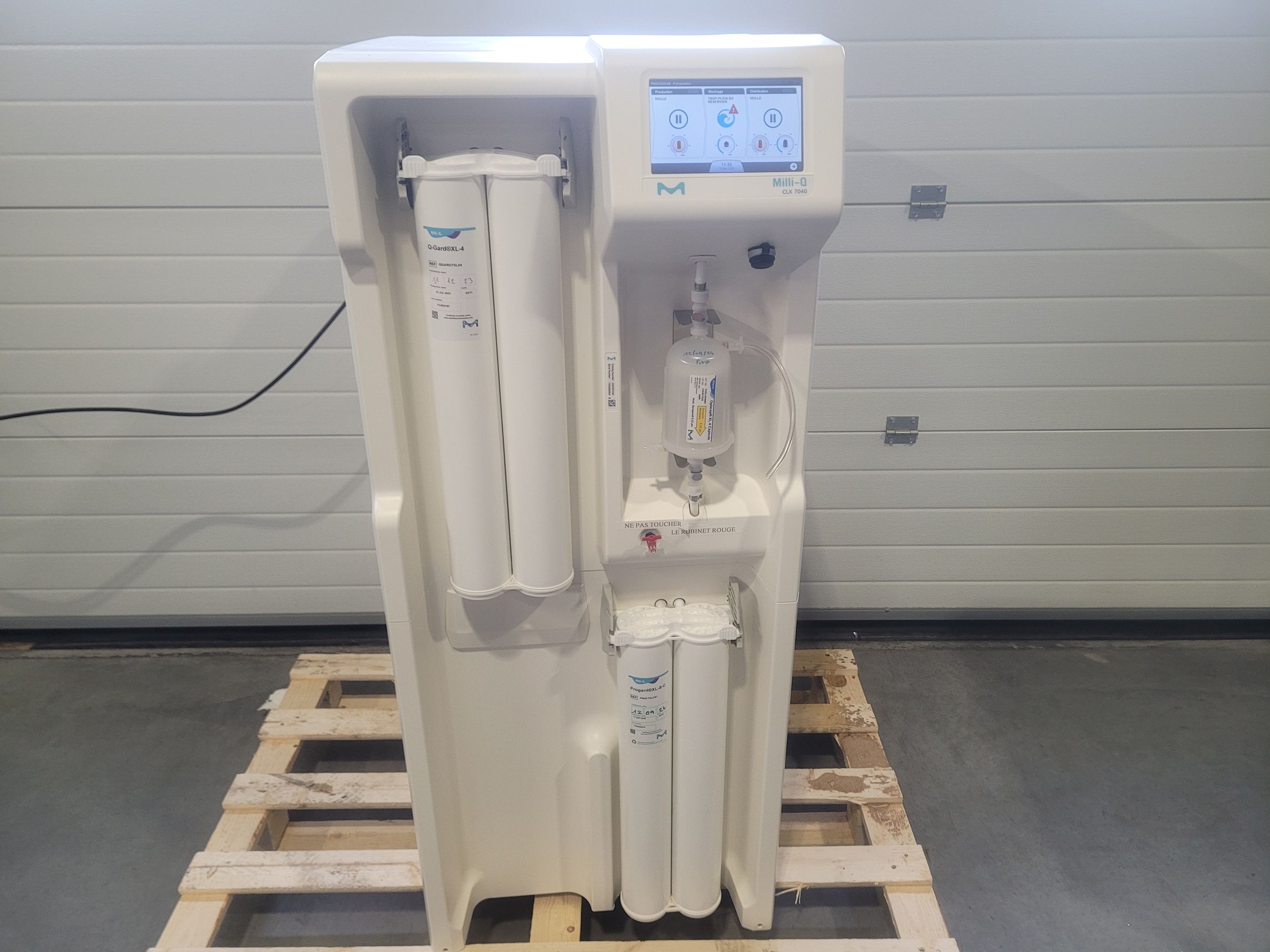 Système de purification d′eau Millipore Milli-Q CLX 7040 (LC) ZAFS51040
