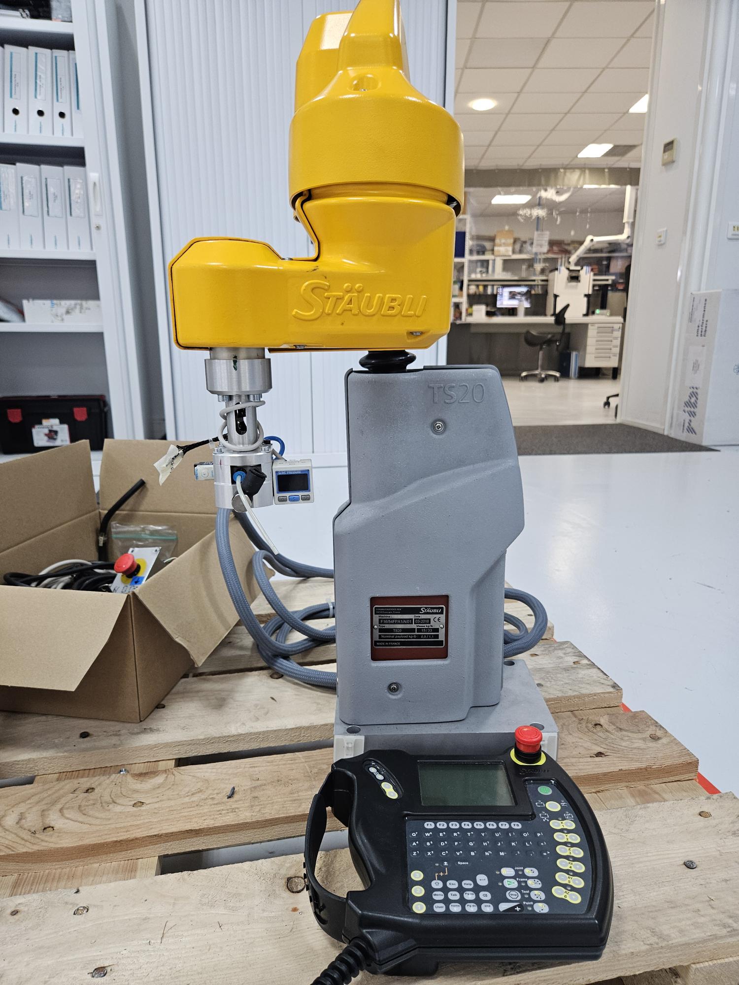 Robot industriel Stäubli TS20 Hot deal