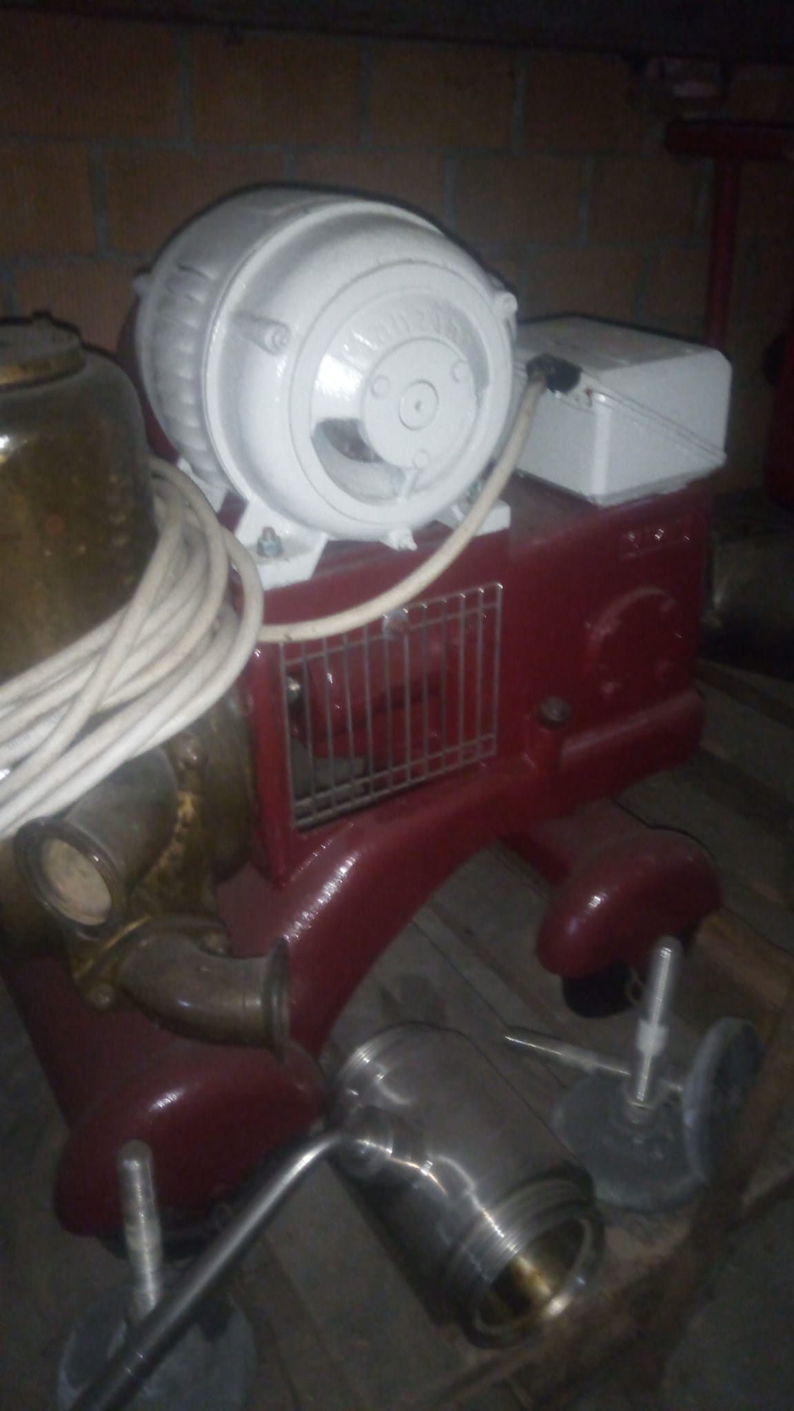 Machine pour la production de vin, bière ou alcool Manzini Pompa