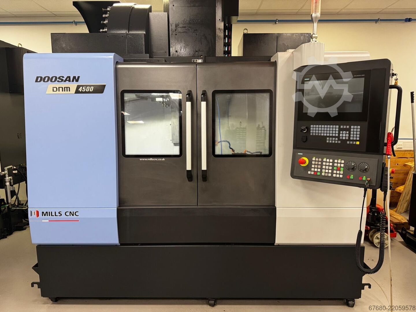 Vertical machining center DOOSAN DNM 4500